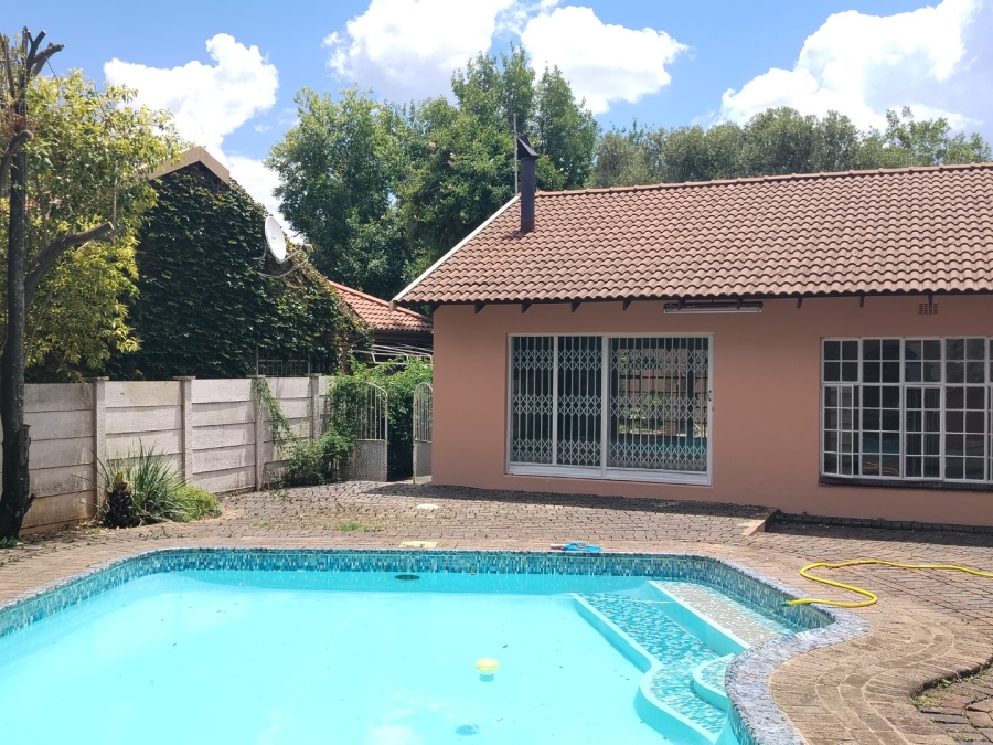 5 Bedroom Property for Sale in Flamwood North West